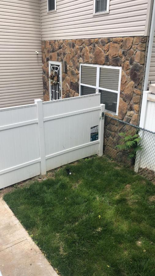 Cozzy Room With Private Entrance And Drive Way Nueva York Exterior foto